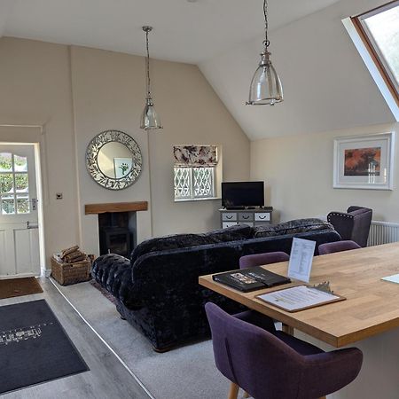 The Coach House Apartment At Cefn Tilla Court, Usk Esterno foto